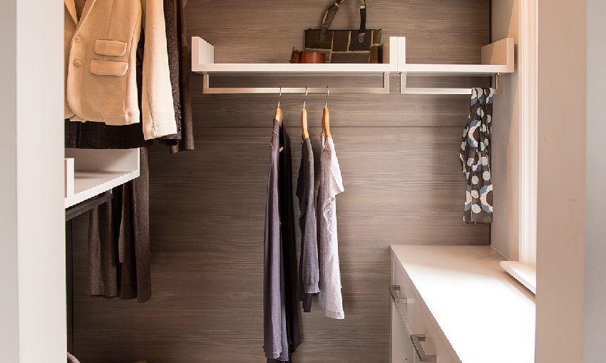 Ένας συμπαγής τρόπος αποθήκευσης των πραγμάτων στο ντουλάπι του Χρουστσόφ Ένας συμπαγής τρόπος αποθήκευσης των πραγμάτων στο ντουλάπι του Χρουστσόφ