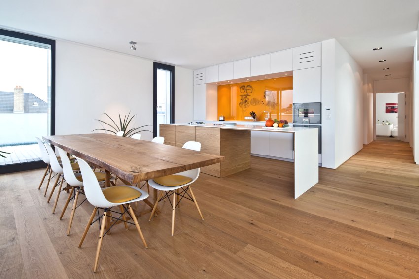 Kuchyňa-jedáleň s francúzskymi oknami Kuchyňa-jedáleň s francúzskymi oknami