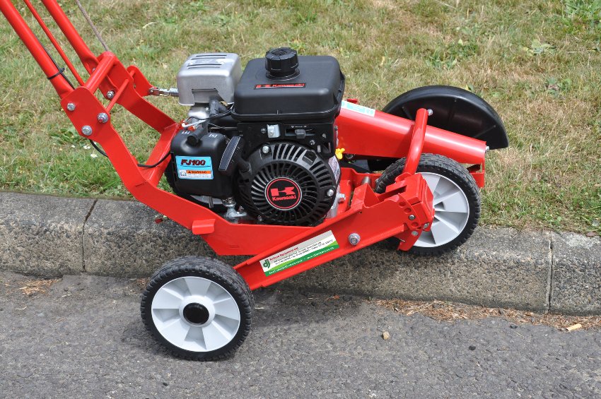 Với sự trợ giúp của máy kéo đi bộ nhẹ phía sau, bạn có thể nới lỏng mặt đất Với sự trợ giúp của máy kéo đi bộ nhẹ phía sau, bạn có thể nới lỏng mặt đất