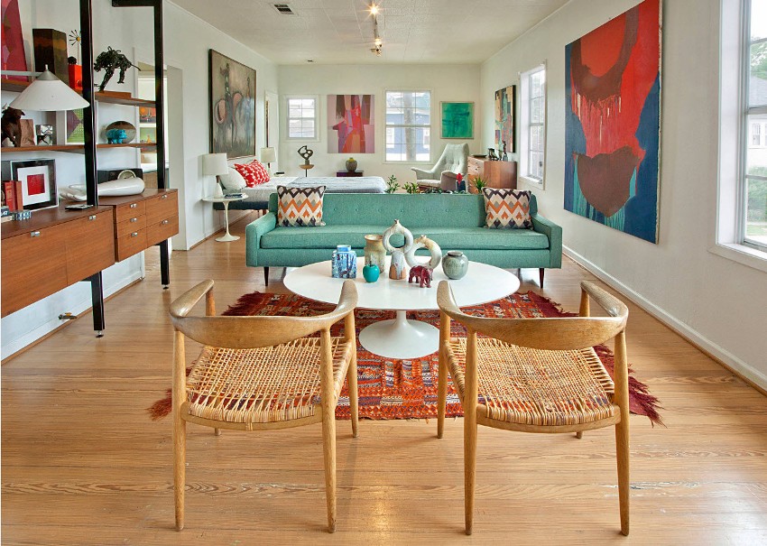 Recepcja jest wizualnie oddzielona od sypialni kanapą Recepcja jest wizualnie oddzielona od sypialni kanapą