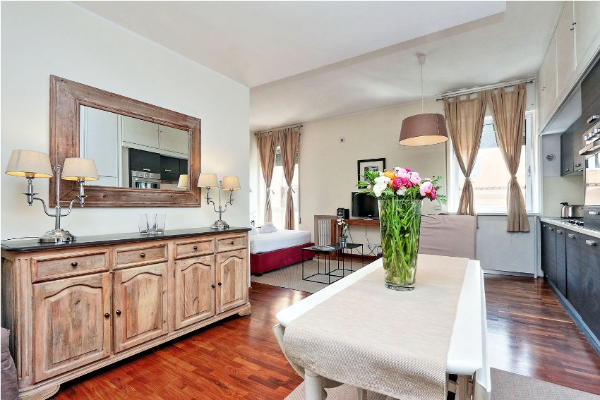 Piękne wnętrze studia z klasycznymi elementami Piękne wnętrze studia z klasycznymi elementami