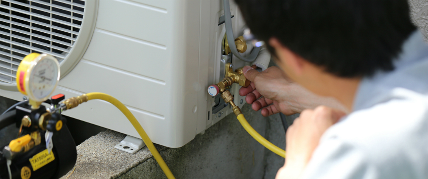 Når du velger et klimaanlegg, er det verdt å spørre om kostnaden for å lade enheten med kjølemedier. Når du velger et klimaanlegg, er det verdt å spørre om kostnaden for å lade enheten med kjølemedier.