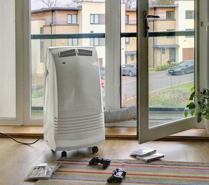 Det bærbare klimaanlegget kan utstyres med en luftkanal Det bærbare klimaanlegget kan utstyres med en luftkanal