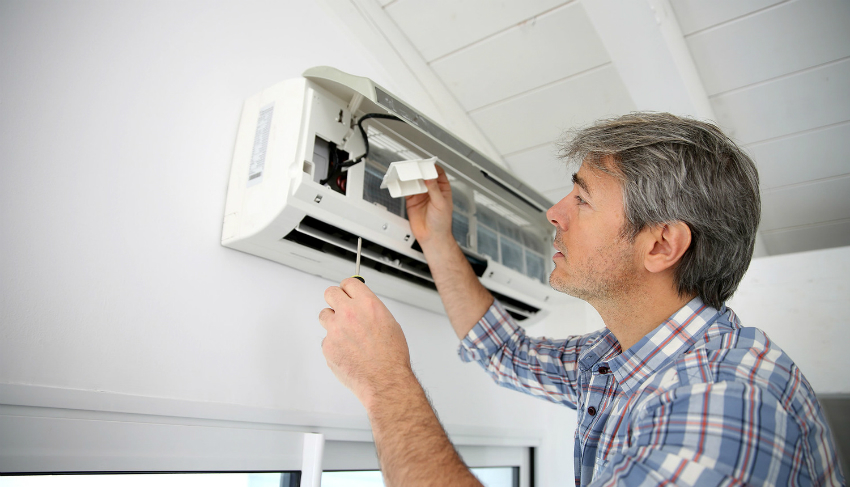 For å unngå akkumulering av skadelige stoffer i luften, er det nødvendig å rengjøre klimaanlegget av og til. For å unngå akkumulering av skadelige stoffer i luften, er det nødvendig å rengjøre klimaanlegget av og til.