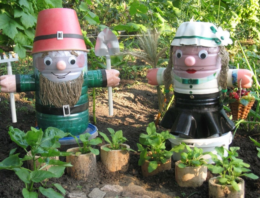 Gnomes dari botol plastik Gnomes dari botol plastik
