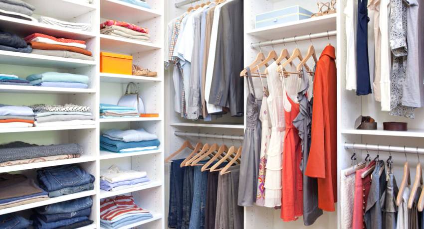 Funkcjonalna garderoba pozwoli ci na kompaktowe rozmieszczenie ubrań i rzeczy Systemy przechowywania do garderoby: gama marek Ikea, Elfa, Aristo