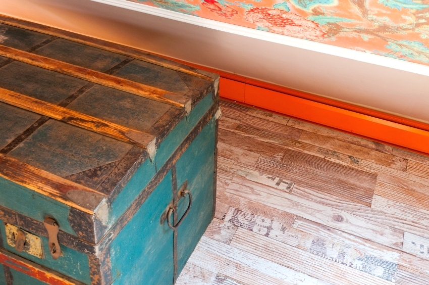 Der Körper der elektrischen warmen Fußleiste kann in verschiedenen Farben hergestellt werden Der Körper der elektrischen warmen Fußleiste kann in verschiedenen Farben hergestellt werden