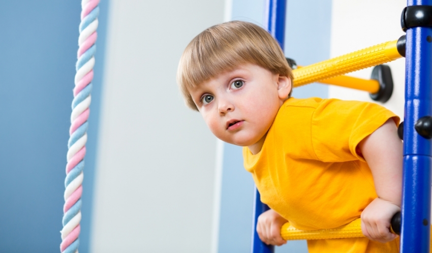 Ao se exercitar em barras horizontais, a segurança é muito importante, portanto, um complexo esportivo deve ser comprado apenas de empresas confiáveis Ao se exercitar em barras horizontais, a segurança é muito importante, portanto, um complexo esportivo deve ser comprado apenas de empresas confiáveis