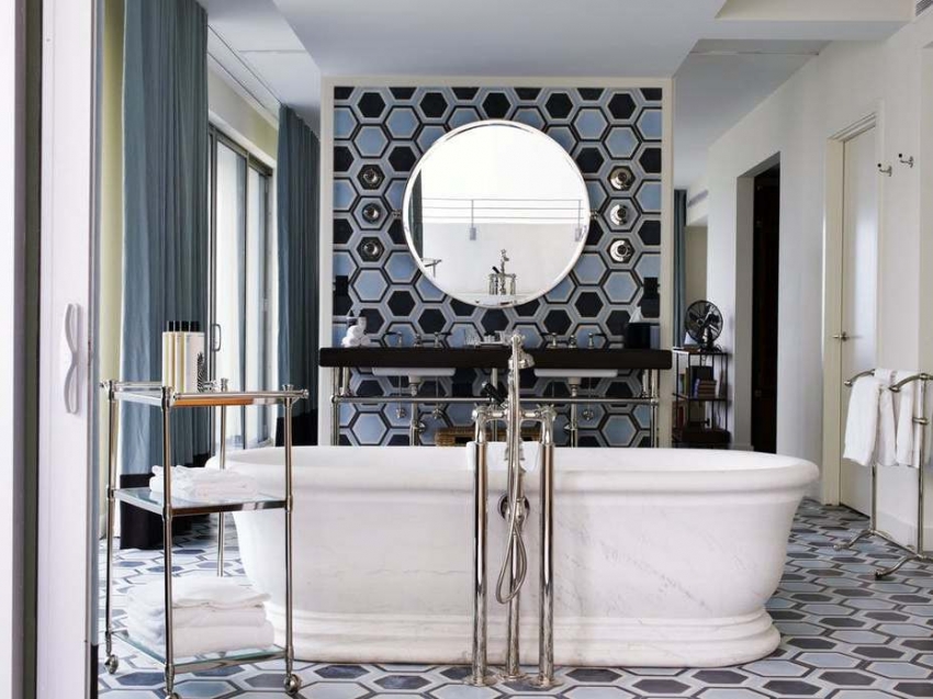 Το κόστος των πλακιδίων προσαρμοσμένου μεγέθους είναι αισθητά υψηλότερο από τις τυπικές επιλογές Το κόστος των πλακιδίων προσαρμοσμένου μεγέθους είναι αισθητά υψηλότερο από τις τυπικές επιλογές