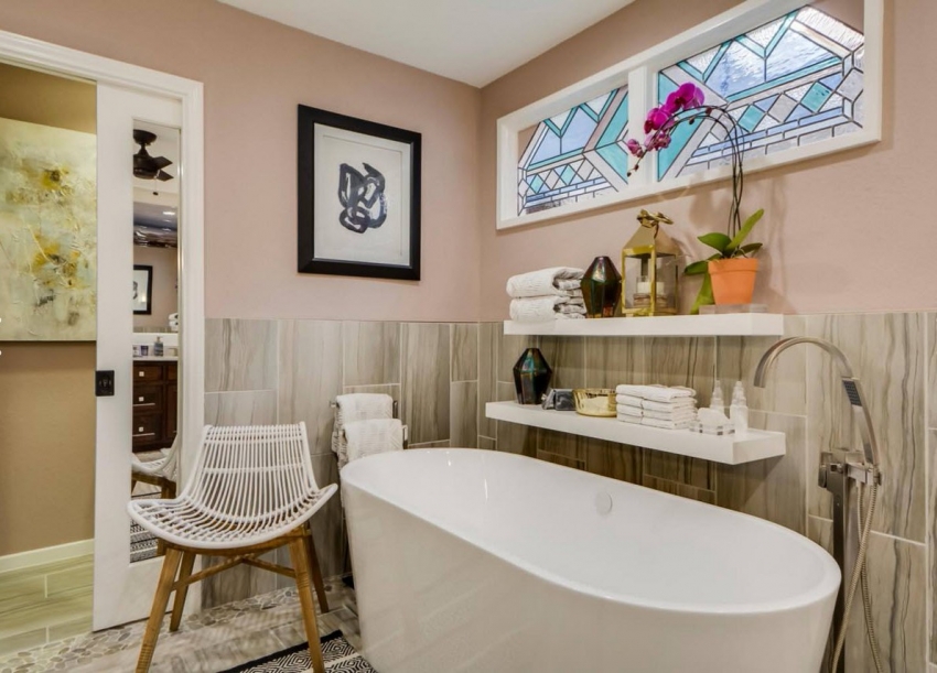 Το κεραμικό πλακίδιο είναι το πιο δημοφιλές και προσιτό υλικό Το κεραμικό πλακίδιο είναι το πιο δημοφιλές και προσιτό υλικό