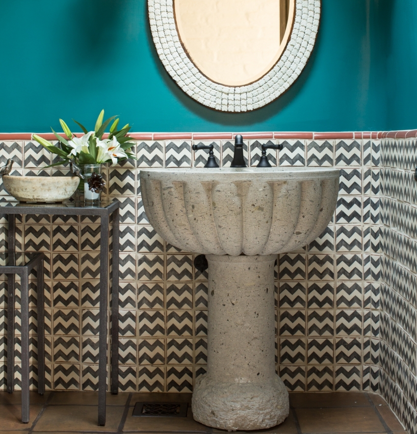 Τα ανάγλυφα πλακίδια μπορούν να χρησιμοποιηθούν για να κρύψουν μικρές ανωμαλίες στο υπόστρωμα Τα ανάγλυφα πλακίδια μπορούν να χρησιμοποιηθούν για να κρύψουν μικρές ανωμαλίες στο υπόστρωμα