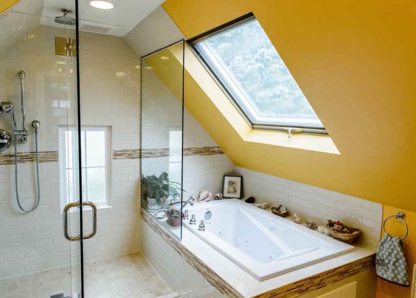 Ένα παράδειγμα συνδυασμού κεραμικών πλακιδίων και βαμμένων τοίχων με αδιάβροχη βαφή Ένα παράδειγμα συνδυασμού κεραμικών πλακιδίων και βαμμένων τοίχων με αδιάβροχη βαφή