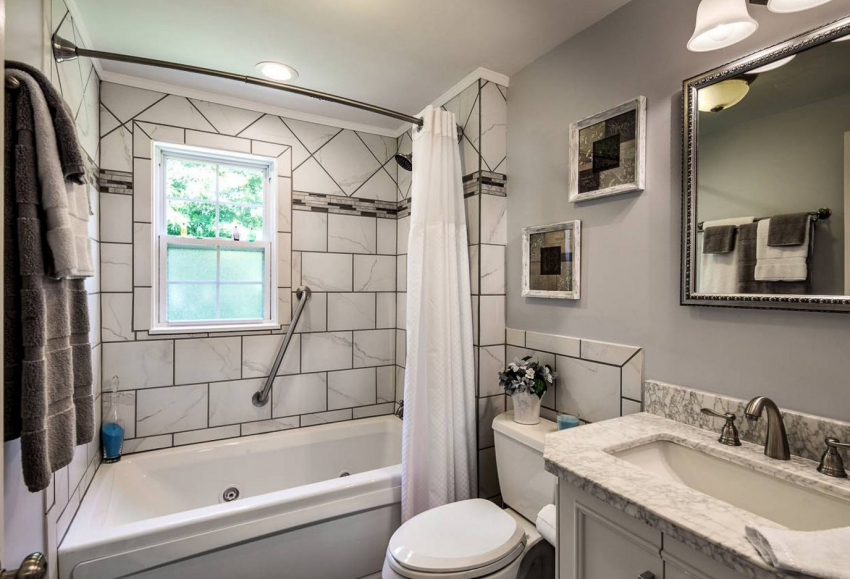 Ο αρμολόγηση των αρμών πλακιδίων πραγματοποιείται στο τελικό στάδιο του τερματισμού Ο αρμολόγηση των αρμών πλακιδίων πραγματοποιείται στο τελικό στάδιο του τερματισμού