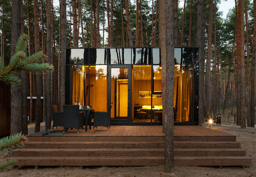 Kostnaden for å bygge en hytte og muligheten til å installere panoramavinduer avhenger av valget av byggematerialer Kostnaden for å bygge en hytte og muligheten til å installere panoramavinduer avhenger av valget av byggematerialer