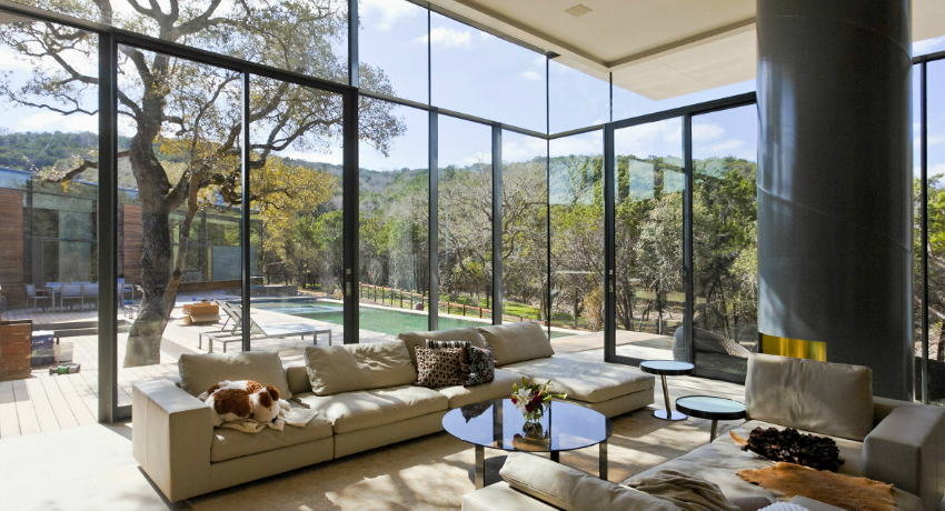 Fransk glass er vellykket brukt i forskjellige stiler av romdekorasjon Hus med panoramavinduer: fotoeksempler på vakker fransk innglassing