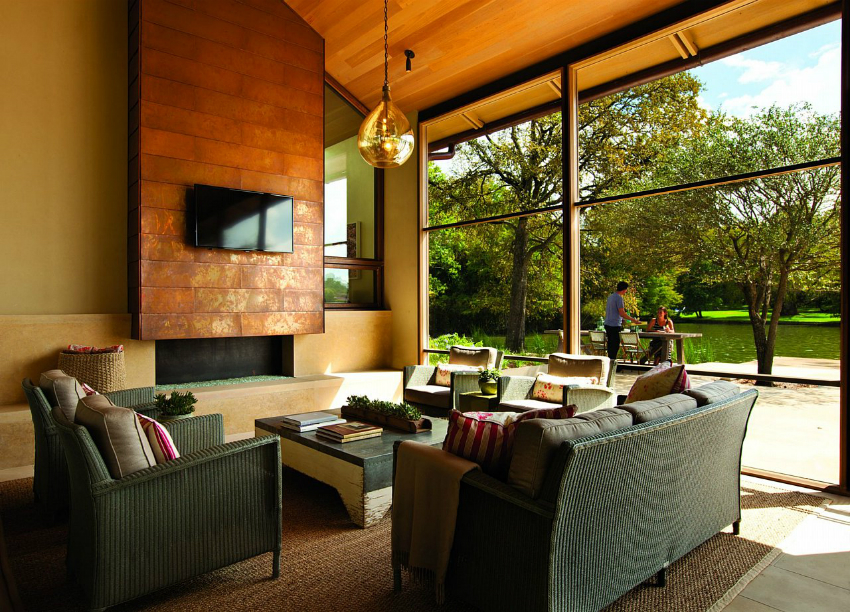 Ved hjelp av fransk innglassing kan du sone stuen, og skape følelsen av et åpent rom Ved hjelp av fransk innglassing kan du sone stuen, og skape følelsen av et åpent rom