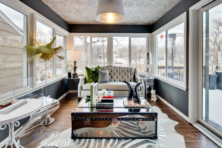 Når du installerer panoramavinduer til verandaen, bør du ta hensyn til fremtidige oppvarmingskostnader om vinteren. Når du installerer panoramavinduer til verandaen, bør du ta hensyn til fremtidige oppvarmingskostnader om vinteren.