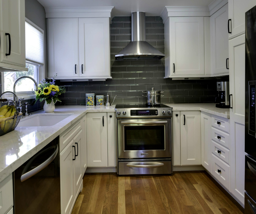 ตัวอย่างของการเชื่อมต่อพื้นผิวชิ้นงานกับท็อปครัวที่เป็นของแข็ง ตัวอย่างของการเชื่อมต่อพื้นผิวชิ้นงานกับท็อปครัวที่เป็นของแข็ง