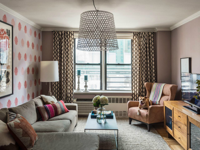 Obývacia izba je hlavným miestom v dome, takže interiér v tejto miestnosti by mal byť predovšetkým útulný Obývacia izba je hlavným miestom v dome, takže interiér v tejto miestnosti by mal byť predovšetkým útulný