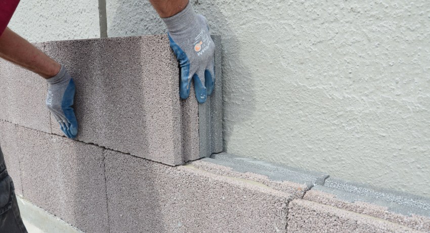 Za izgradnju stambene zgrade mogu se koristiti razne vrste građevinskih blokova Koji su blokovi najbolji za izgradnju kuće: pregled različitih materijala