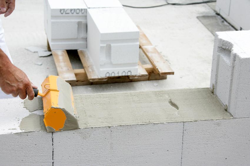 Velike veličine blokova omogućuju brzu i jednostavnu izgradnju Velike veličine blokova omogućuju brzu i jednostavnu izgradnju