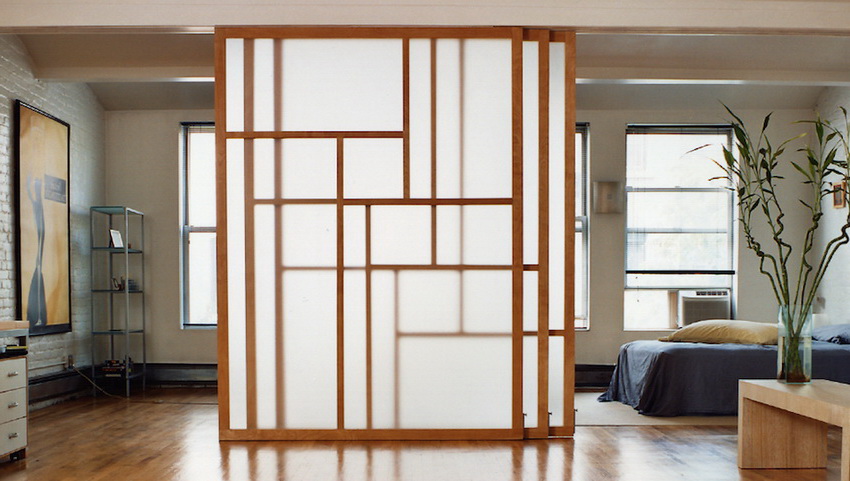 מחיצות שקופות עוזרות לאזור החדר מחיצות שקופות עוזרות לאזור החדר