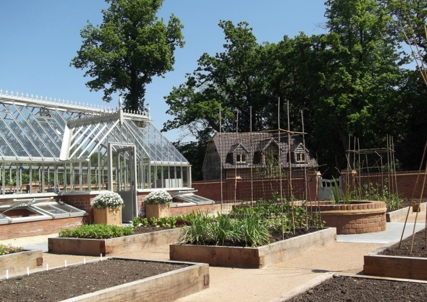 Правилно подбраните високи легла ще освободят пътищата от излишната почва и мръсотия Правилно подбраните високи легла ще освободят пътищата от излишната почва и мръсотия