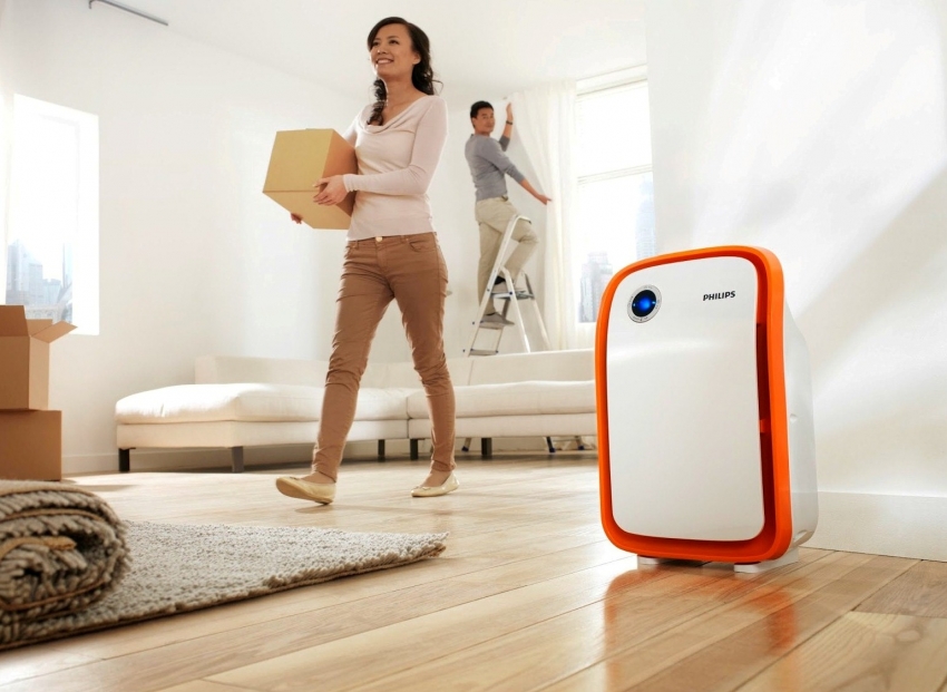 Enheten med ozoniseringsfunksjonen metter luften i rommet med ozon, på grunn av hvilken skadelige mikroorganismer dør Enheten med ozoniseringsfunksjonen metter luften i rommet med ozon, på grunn av hvilken skadelige mikroorganismer dør