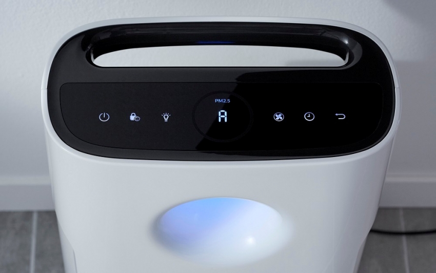 Noen modeller av luftrensere er utstyrt med bakgrunnsbelysning som kan brukes som nattlys for et barn. Noen modeller av luftrensere er utstyrt med bakgrunnsbelysning som kan brukes som nattlys for et barn.