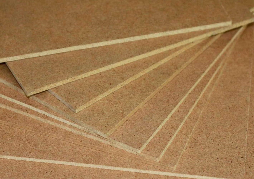 Overflaten på hardboardplater er kanskje ikke belagt Overflaten på hardboardplater er kanskje ikke belagt