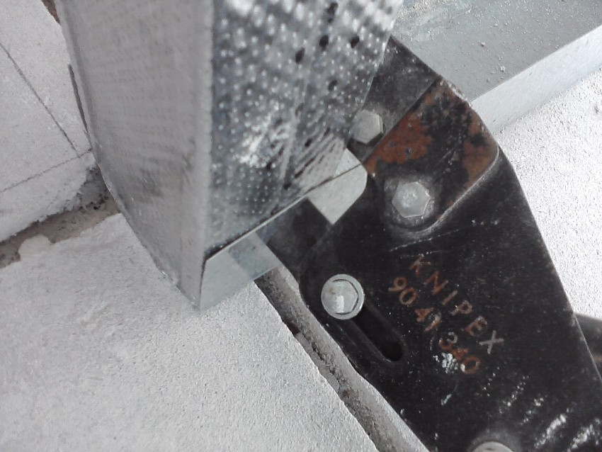 Instalacija profila pomoću Knipex alata za provlačenje Instalacija profila pomoću Knipex alata za provlačenje