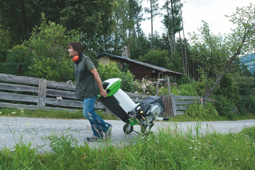 Concasoarele pot fi echipate cu roți pentru o manipulare ușoară Concasoarele pot fi echipate cu roți pentru o manipulare ușoară