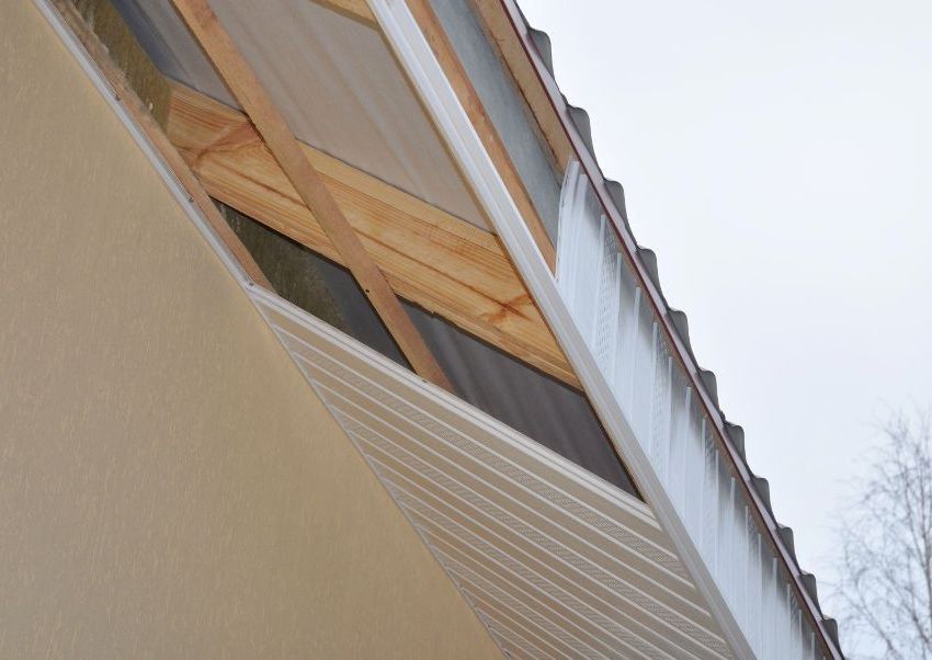 For at installere spotlights skal du montere en træramme For at installere spotlights skal du montere en træramme