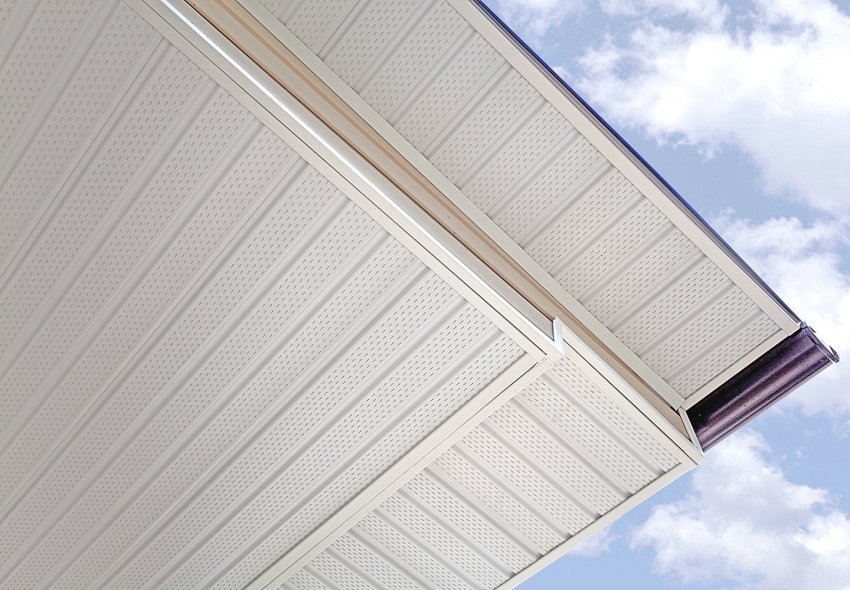 Ved hjælp af spotlights kan du pænt arrangere tagudhæng Ved hjælp af spotlights kan du pænt arrangere tagudhæng