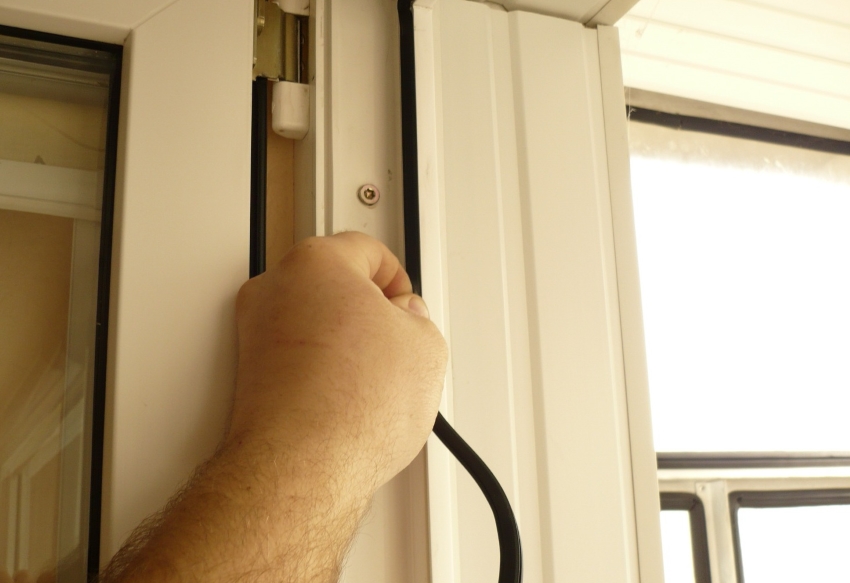 The seal should be removed carefully The seal should be removed carefully