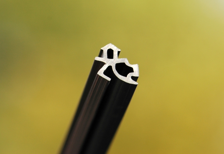 Sectional thermoplastic seal Sectional thermoplastic seal