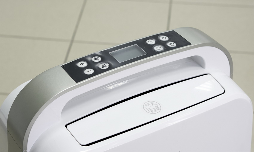 Вграденият хигрометър ще ви помогне да определите нивото на влажност в стаята. Вграденият хигрометър ще ви помогне да определите нивото на влажност в стаята.