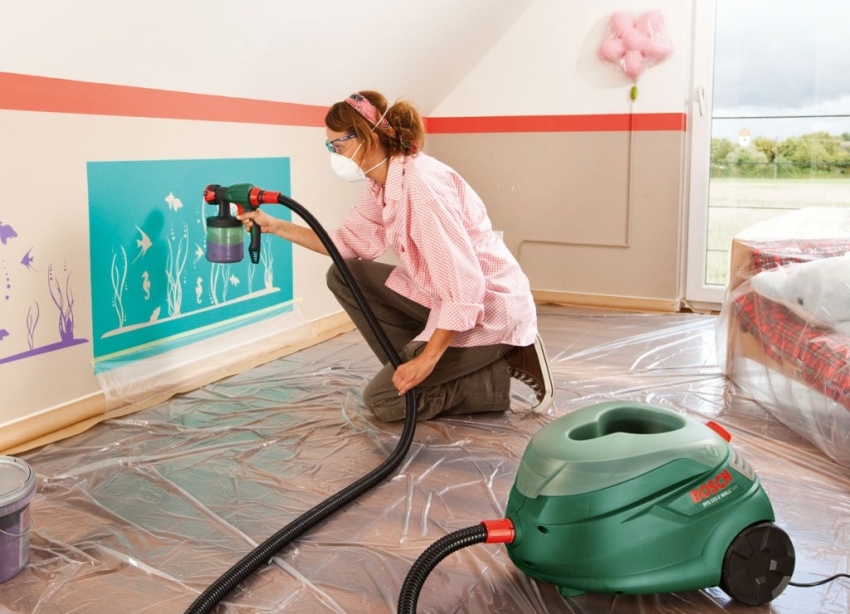 אחת הדרכים הנוחות ביותר לצביעת קירות היא שימוש באקדח ריסוס, אך כדאי לשים לב לרוחב הזרבובית כאשר משתמשים בצבע מרקם עם חלקיקים גדולים אחת הדרכים הנוחות ביותר לצביעת קירות היא שימוש באקדח ריסוס, אך כדאי לשים לב לרוחב הזרבובית כאשר משתמשים בצבע מרקם עם חלקיקים גדולים