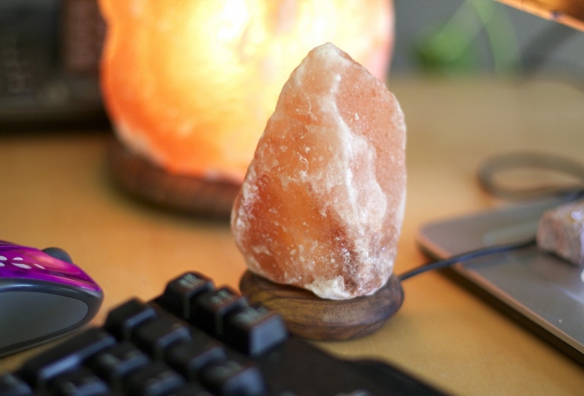 מנורת מלח היא אפשרות תקציבית נהדרת למיינן אוויר מנורת מלח היא אפשרות תקציבית נהדרת למיינן אוויר