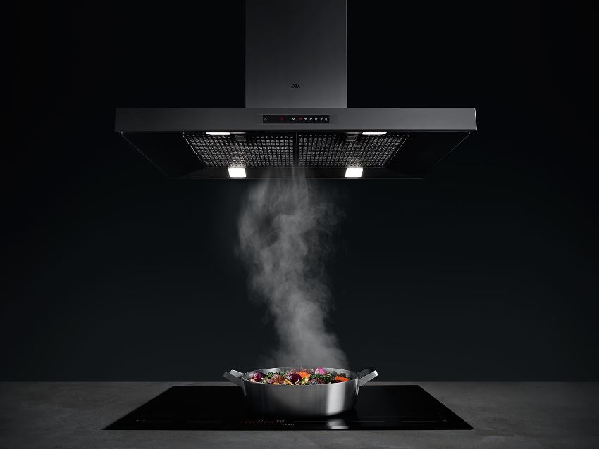 דגם הר לתקרה שנועד לרחף מעל אי מטבח דגם הר לתקרה שנועד לרחף מעל אי מטבח