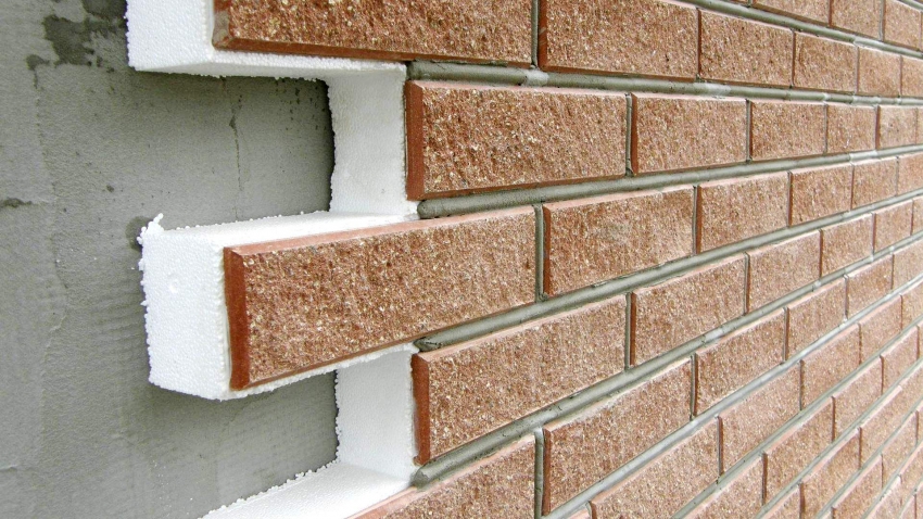 W zależności od rodzaju panelu klinkierowego do mocowania stosuje się określony rodzaj kleju W zależności od rodzaju panelu klinkierowego do mocowania stosuje się określony rodzaj kleju