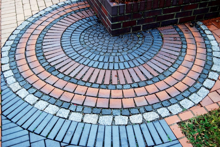 Ze względu na swoje właściwości płytki klinkierowe mogą być stosowane do okładania piwnic i ścieżek Ze względu na swoje właściwości płytki klinkierowe mogą być stosowane do okładania piwnic i ścieżek