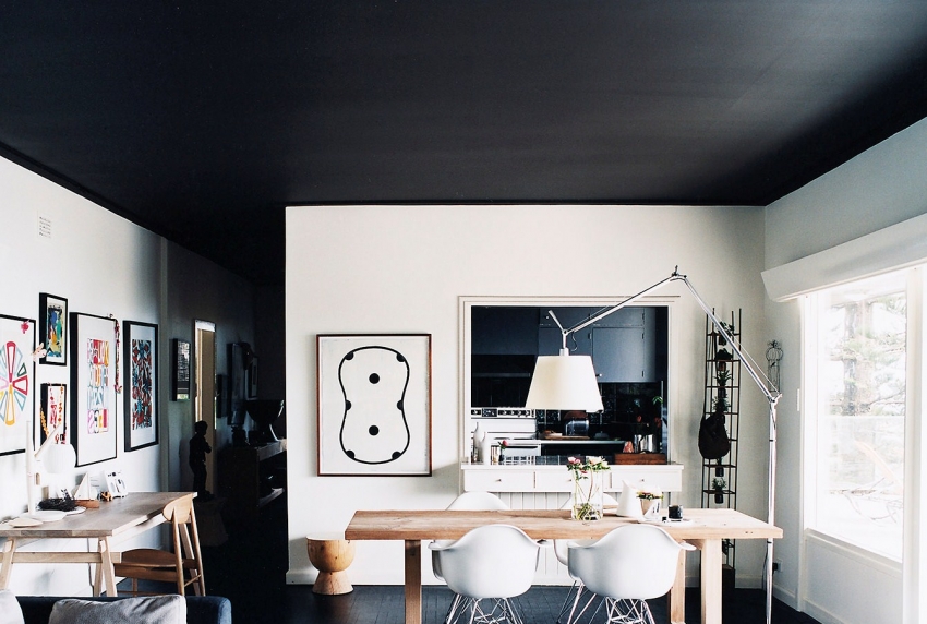 יצרנים מייצרים תקרה וצבעי קיר שחור עמוק בנפרד, מכיוון שלא ניתן להשיג תוצאה כזו בעזרת חומר צבע יצרנים מייצרים תקרה וצבעי קיר שחור עמוק בנפרד, מכיוון שלא ניתן להשיג תוצאה כזו בעזרת חומר צבע