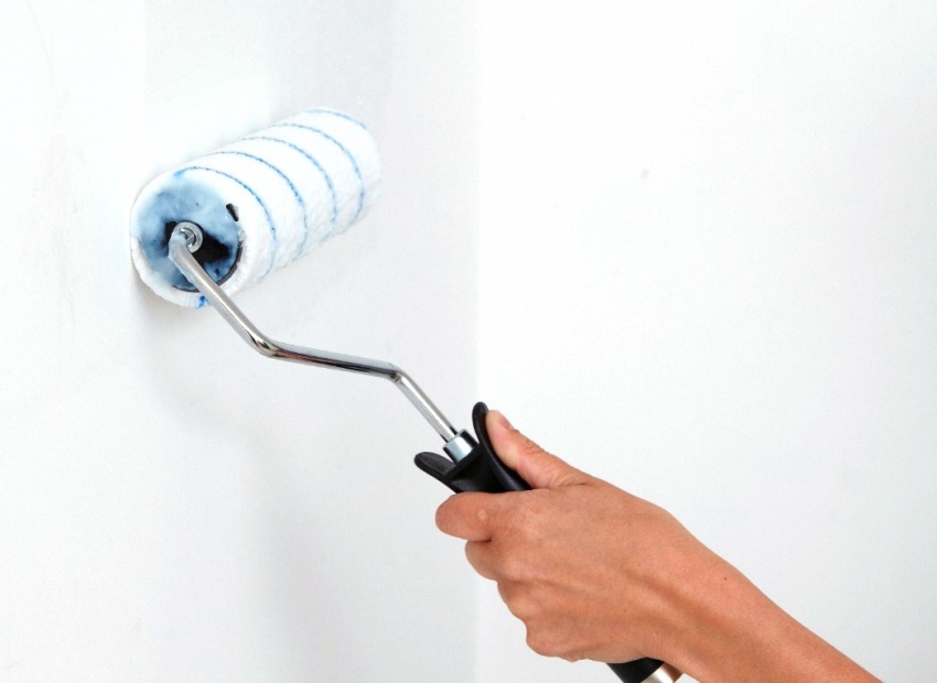 เพื่อให้ได้ผลลัพธ์การย้อมสีที่ดีที่สุดควรทาผนังด้วยไพรเมอร์ก่อนทำงาน เพื่อให้ได้ผลลัพธ์การย้อมสีที่ดีที่สุดควรทาผนังด้วยไพรเมอร์ก่อนทำงาน