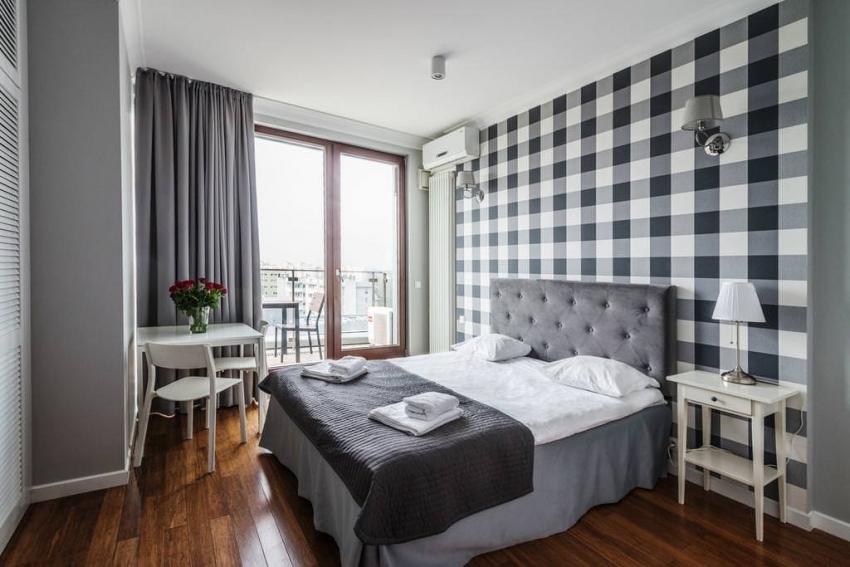 ด้วยการใช้สเตนซิลหรือเทปกาวคุณสามารถสร้างลวดลายเรขาคณิตบนผนังได้ ด้วยการใช้สเตนซิลหรือเทปกาวคุณสามารถสร้างลวดลายเรขาคณิตบนผนังได้