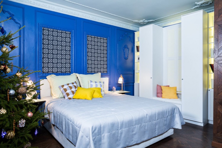 คุณสามารถเพิ่มสำเนียงให้กับผนังโดยใช้การปั้นและสีมันวาวสดใส คุณสามารถเพิ่มสำเนียงให้กับผนังโดยใช้การปั้นและสีมันวาวสดใส