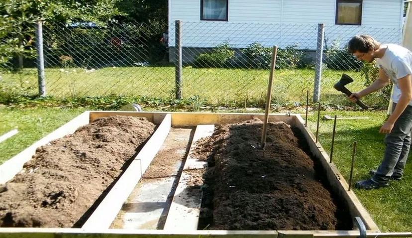 Vor der Installation des Gewächshauses müssen Sie das Fundament dafür vorbereiten. Vor der Installation des Gewächshauses müssen Sie das Fundament dafür vorbereiten.