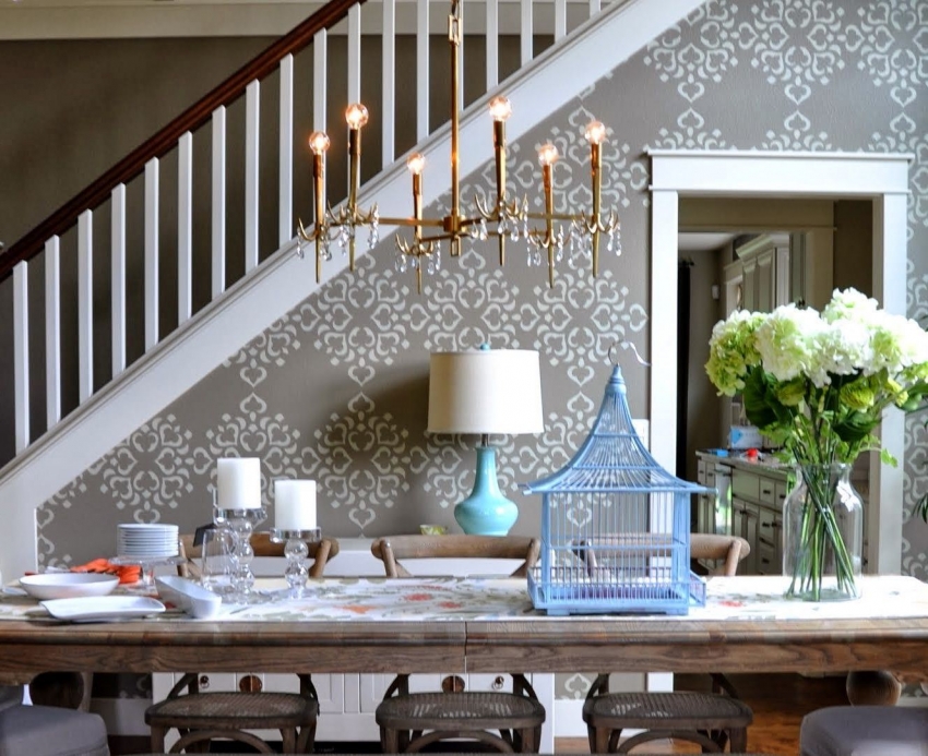 Un model care se repetă poate fi imprimat o dată pe carton greu și reutilizat Un model care se repetă poate fi imprimat o dată pe carton greu și reutilizat