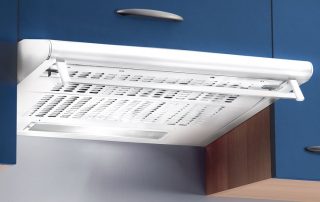 Sisäänrakennettu huppu 60 cm: ihanteellinen pieneen keittiöön