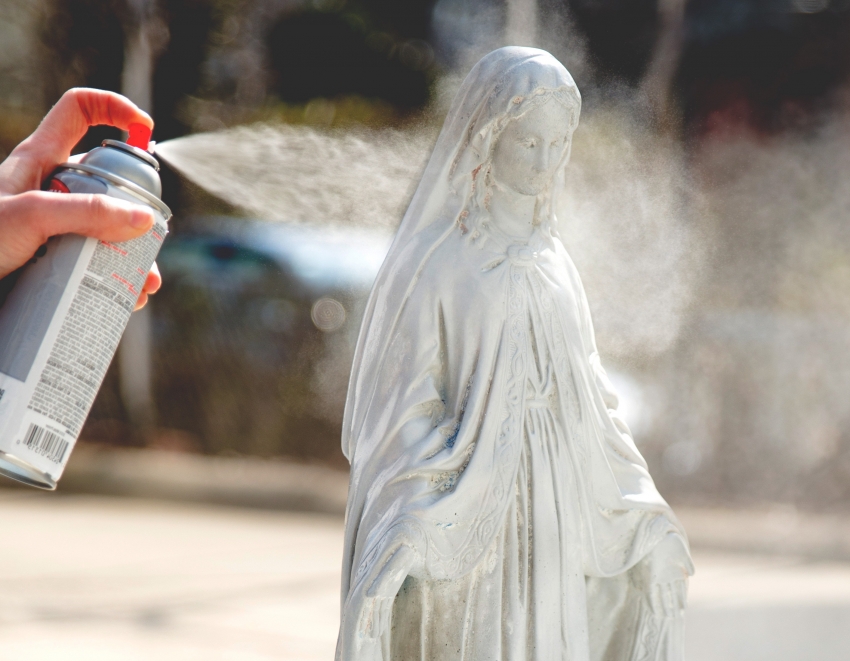 สำหรับโครงสร้างคอนกรีตขนาดเล็กเช่นประติมากรรมสวนคุณสามารถซื้อสีสเปรย์สำหรับคอนกรีตซึ่งจะช่วยให้คุณทาสีพื้นผิวได้อย่างรวดเร็วและสะดวก สำหรับโครงสร้างคอนกรีตขนาดเล็กเช่นประติมากรรมสวนคุณสามารถซื้อสีสเปรย์สำหรับคอนกรีตซึ่งจะช่วยให้คุณทาสีพื้นผิวได้อย่างรวดเร็วและสะดวก